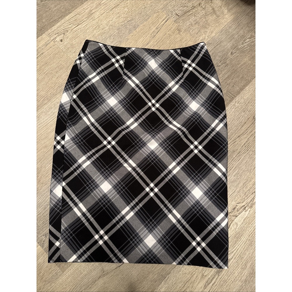 White House Black Market Skirt Women Size 4 Black White Plaid Vented Back Zipper